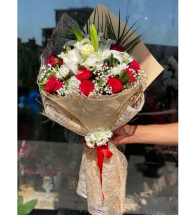 Lilyum ve Gül buketi