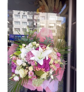 Mevsim Esintisi Pink Rose ve Beyaz lilyumlar